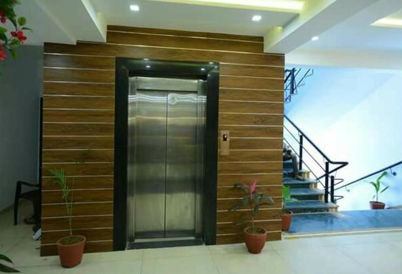 Hotel Royal Residency 14