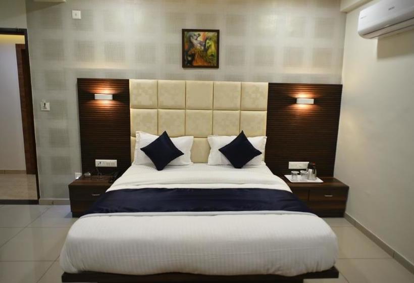 Hotel Royal Residency 16