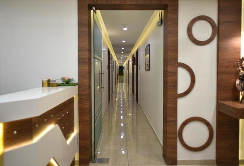 Hotel Royal Residency 2