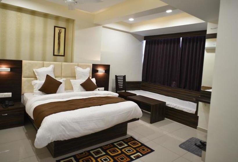 Hotel Royal Residency 8