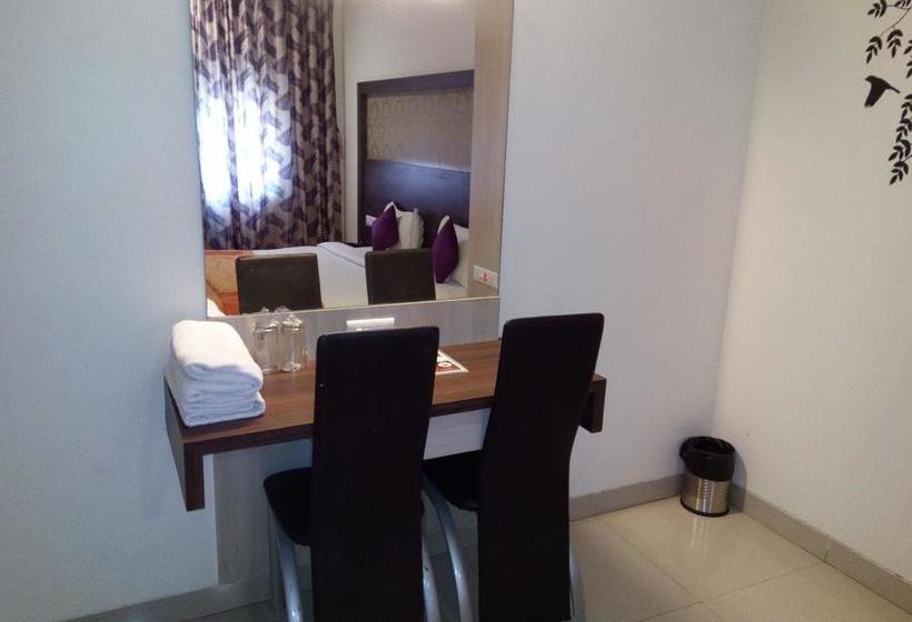 Hotel Veer Residency 12