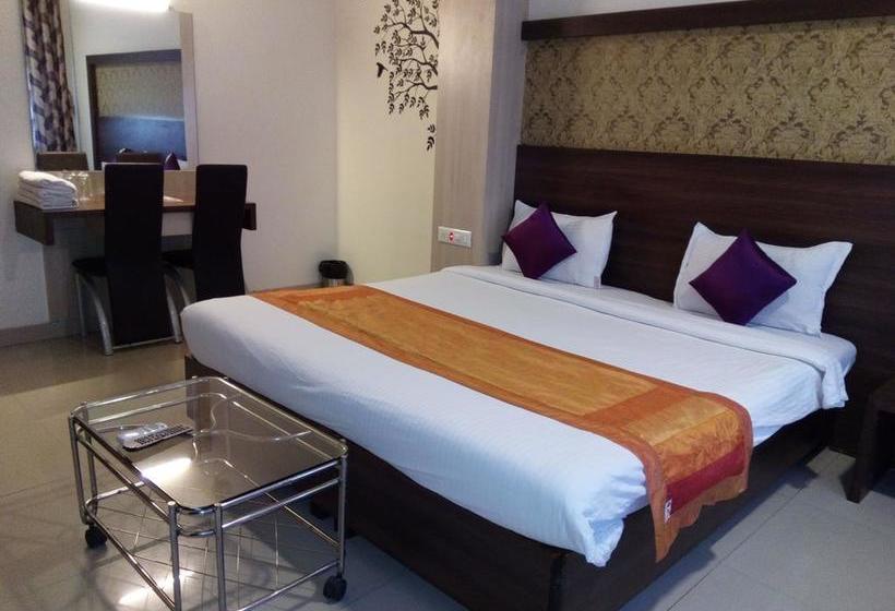 Hotel Veer Residency 5