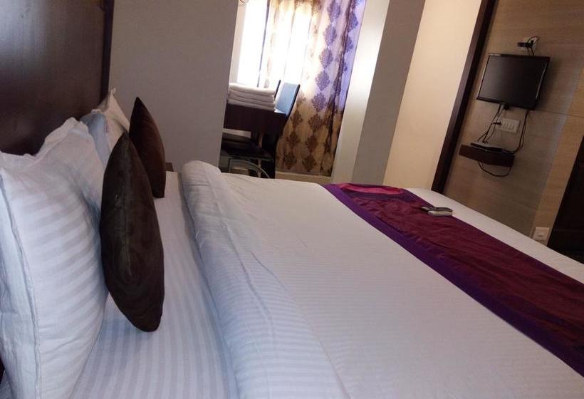 Hotel Veer Residency 8