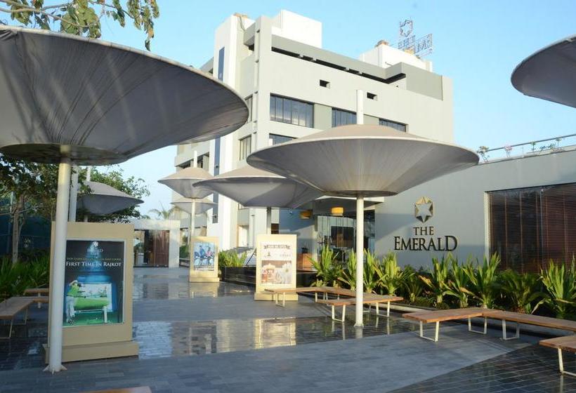 Resort The Emerald Club 17