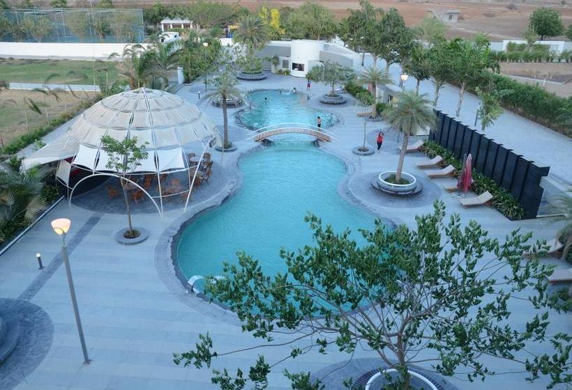 Resort The Emerald Club 18