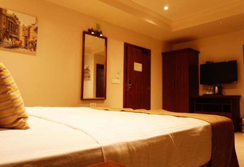 Resort The Emerald Club 4