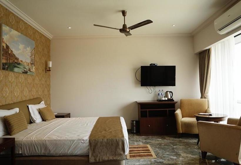 Resort The Emerald Club 5