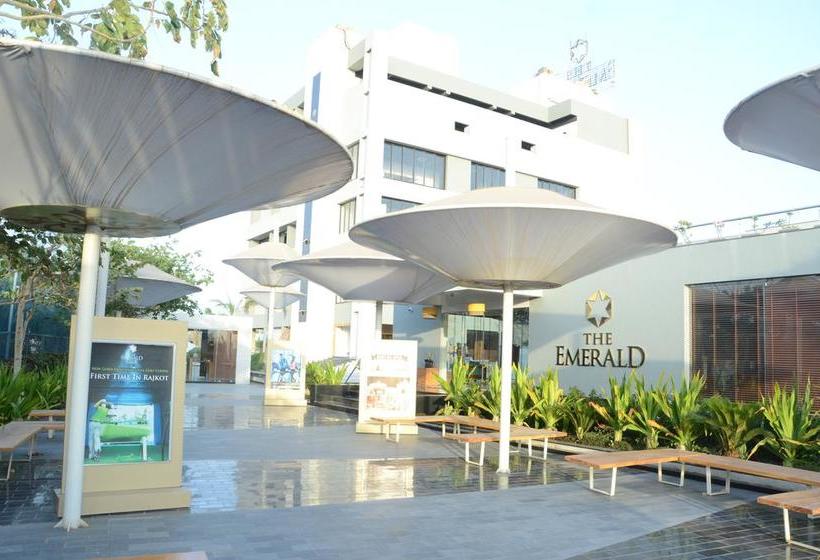 Resort The Emerald Club 7