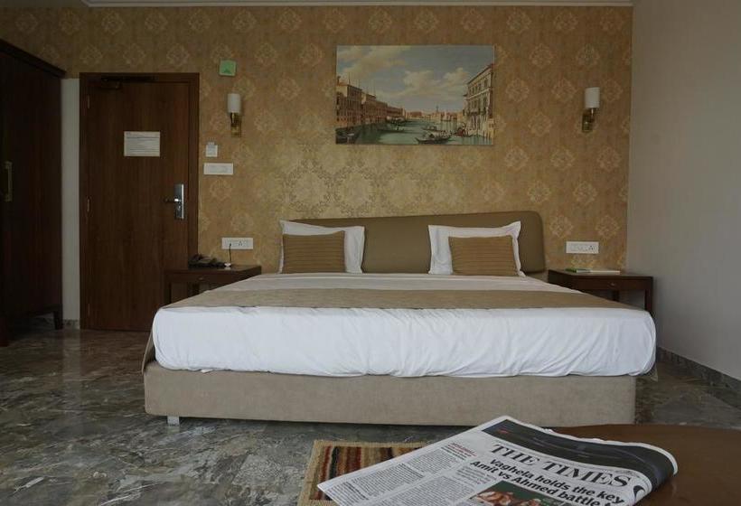 Resort The Emerald Club 8