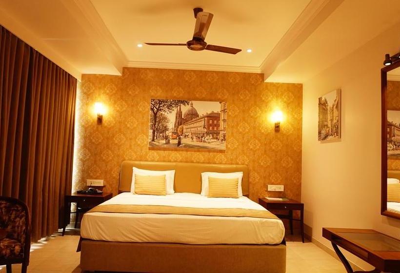 Resort The Emerald Club 9