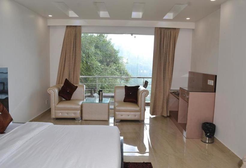 Sky Lark Hotel & Restaurant 10