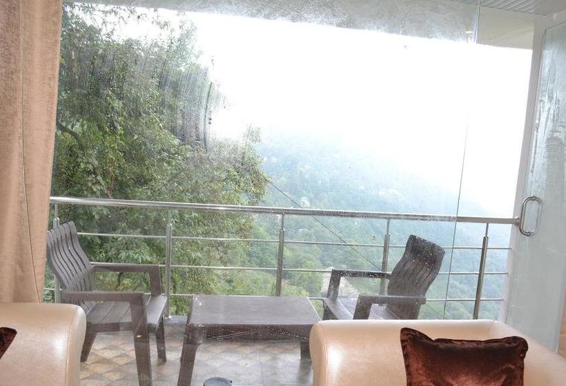 Sky Lark Hotel & Restaurant 11