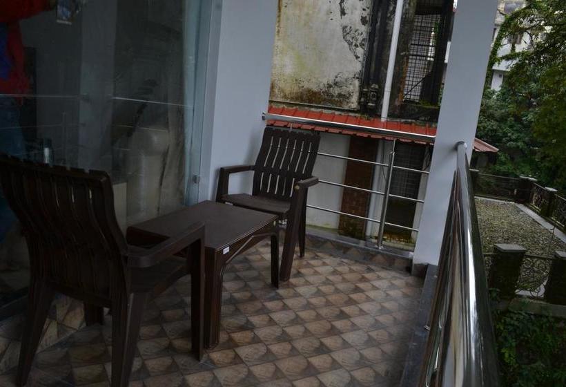 Sky Lark Hotel & Restaurant 13