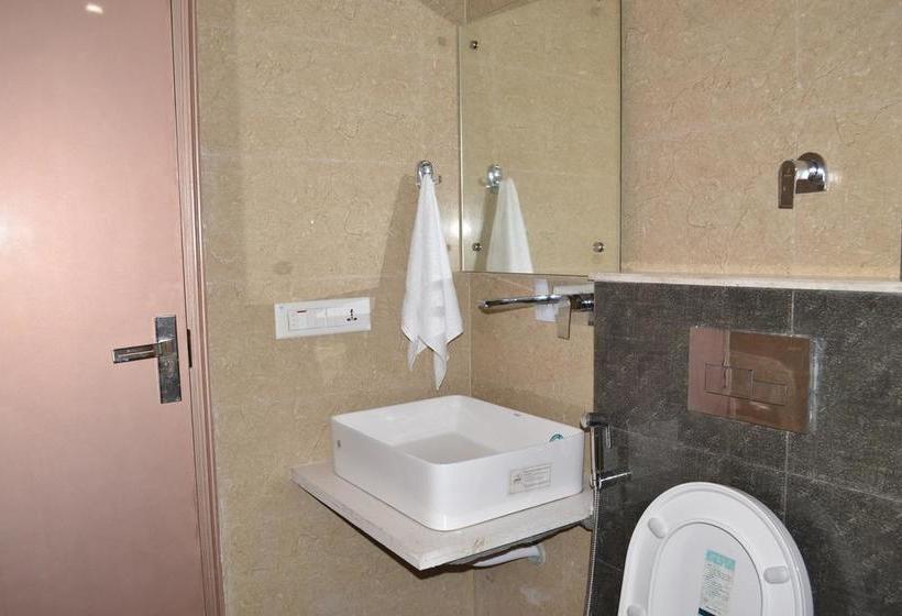 Sky Lark Hotel & Restaurant 2