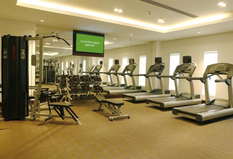 Hotel Courtyard By Marriott Surat 3