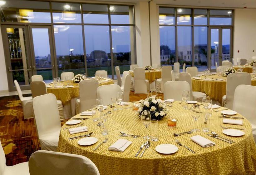 Hotel Courtyard By Marriott Surat 5