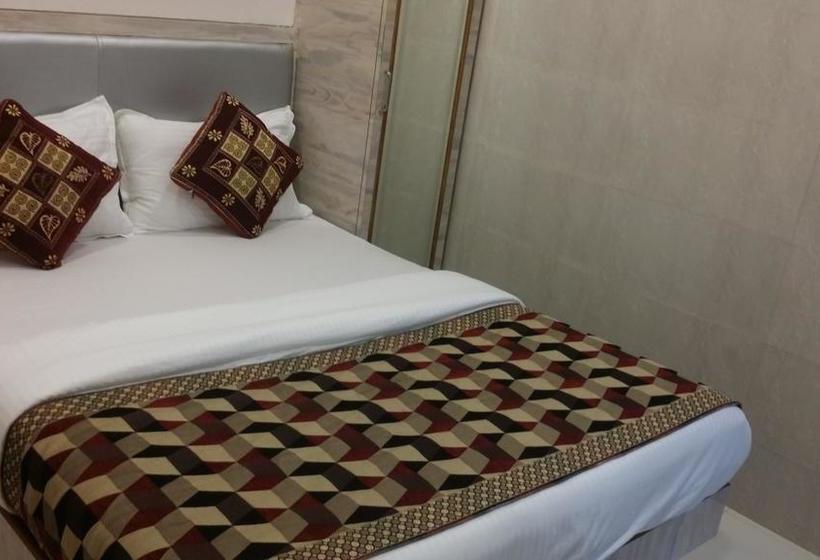 Hostel Room Maangta 133 @ Kurla West 1