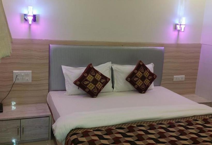 Hostel Room Maangta 133 @ Kurla West 2