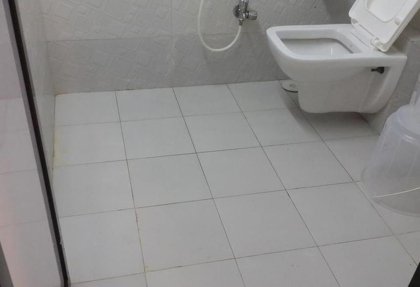 Hostel Room Maangta 133 @ Kurla West 5