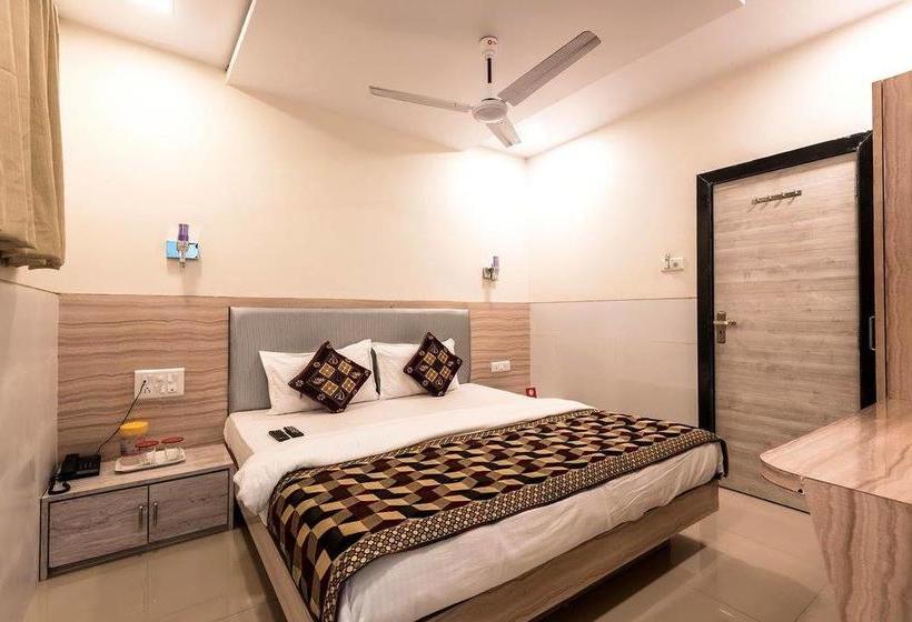 Hostel Room Maangta 133 @ Kurla West 6