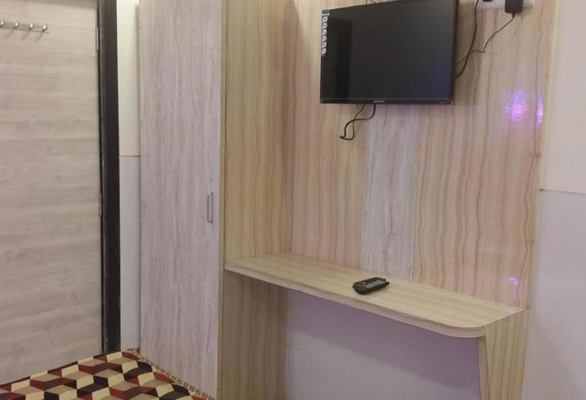 Hostel Room Maangta 133 @ Kurla West 7