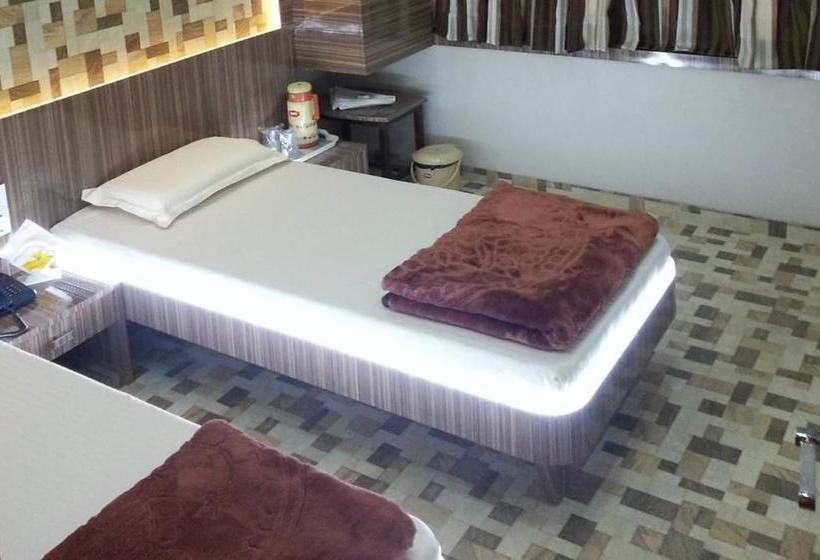 Hotel Room Maangta 219 @ Goregaon 10