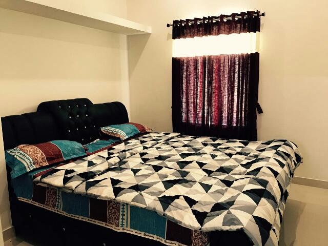 Hotel Eesha Gardens 2