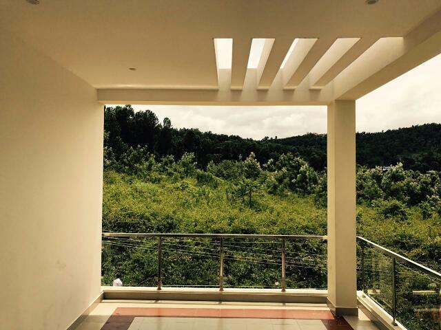 Hotel Eesha Gardens 5