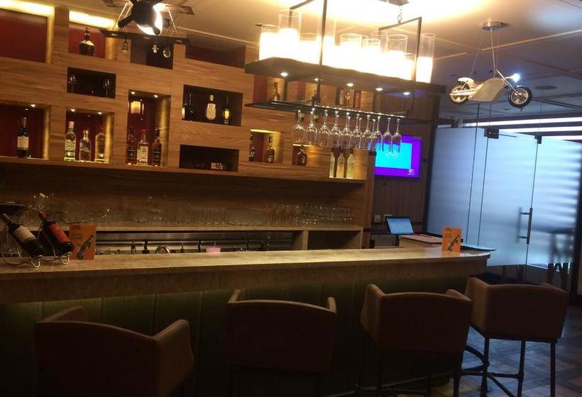 Hotel Ramada Jammu City Centre 10