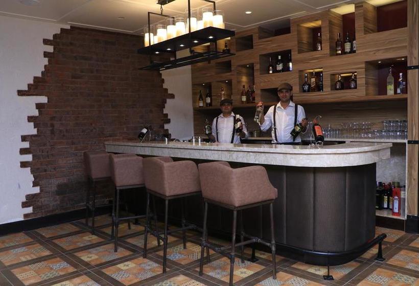 Hotel Ramada Jammu City Centre 11