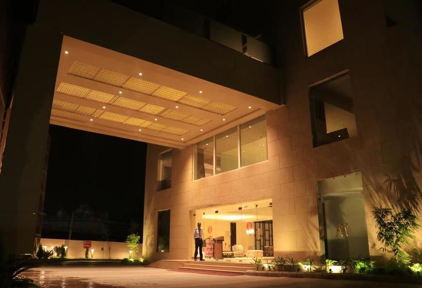 Hotel Ramada Jammu City Centre 12