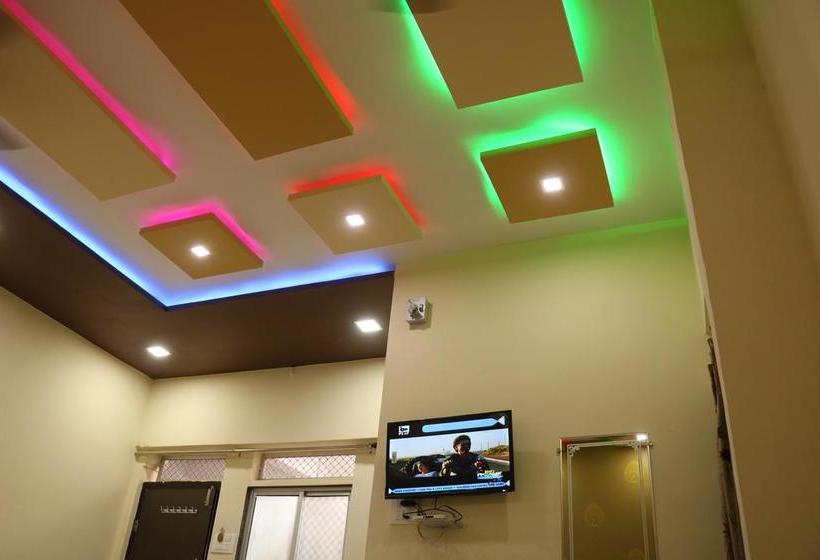 Hotel Ganesh & Rastaurent 11