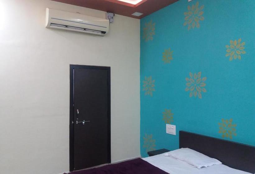 Hotel Ganesh & Rastaurent 12