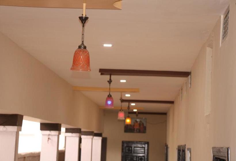 Hotel Ganesh & Rastaurent 2