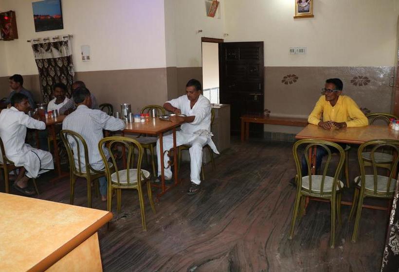 Hotel Ganesh & Rastaurent 3