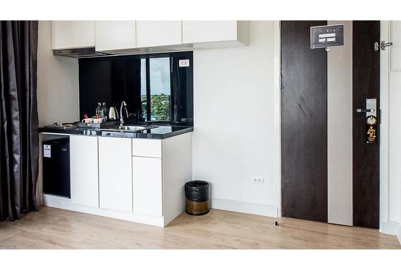 Hotel B2 Mae Sot Premier 11