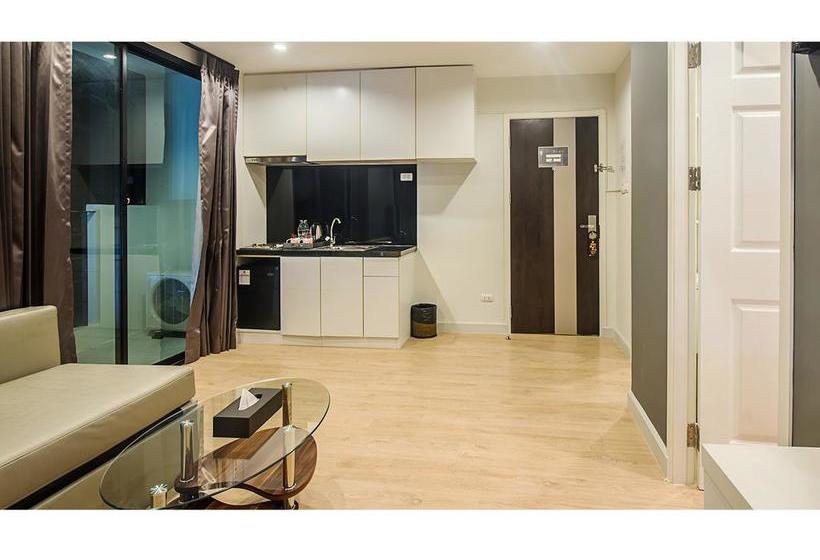 Hotel B2 Mae Sot Premier 12