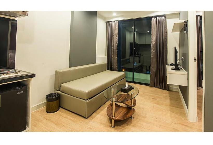 Hotel B2 Mae Sot Premier 17