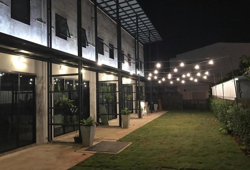 Hostel The Tree Sleep And Space 4