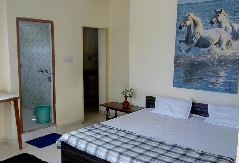 Bed and Breakfast Gokul Home Stay Indore 1