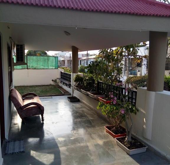 Bed and Breakfast Gokul Home Stay Indore 10