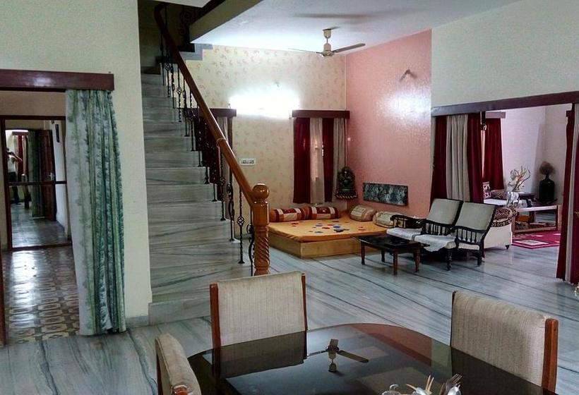 Bed and Breakfast Gokul Home Stay Indore 11