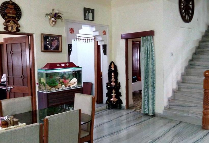 Bed and Breakfast Gokul Home Stay Indore 6