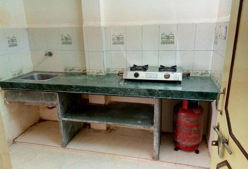 Bed and Breakfast Gokul Home Stay Indore 8