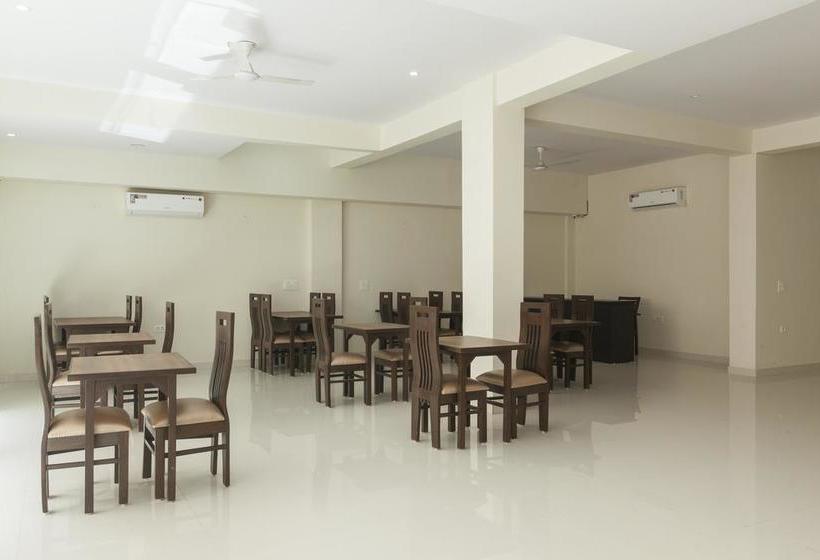 Fabhotel Tavishk Golf Course Road 11