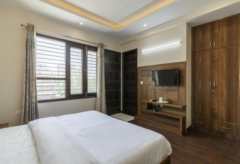 Fabhotel Tavishk Golf Course Road 14