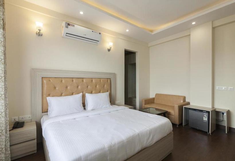 Fabhotel Tavishk Golf Course Road 17