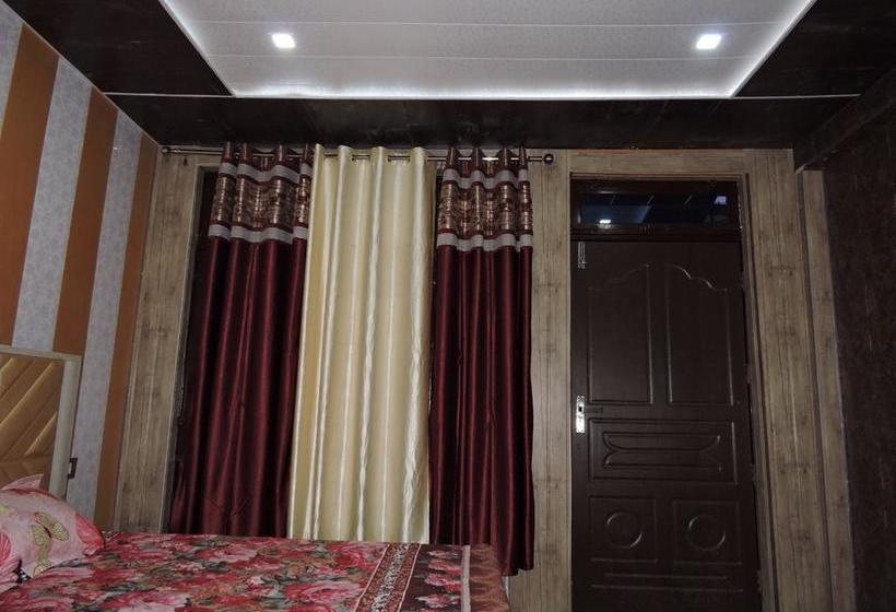 Hotel Grand Kailash 11