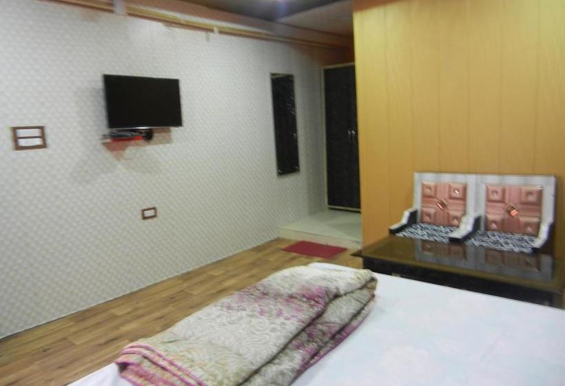 Hotel Grand Kailash 8