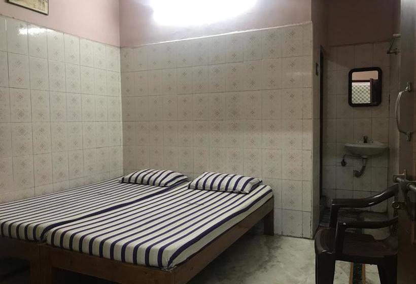 Hotel Merit Guest House 12